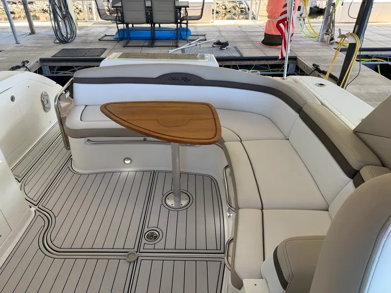 Slide: The Image of Sea Ray SUNDANCER 370 2016 - 11