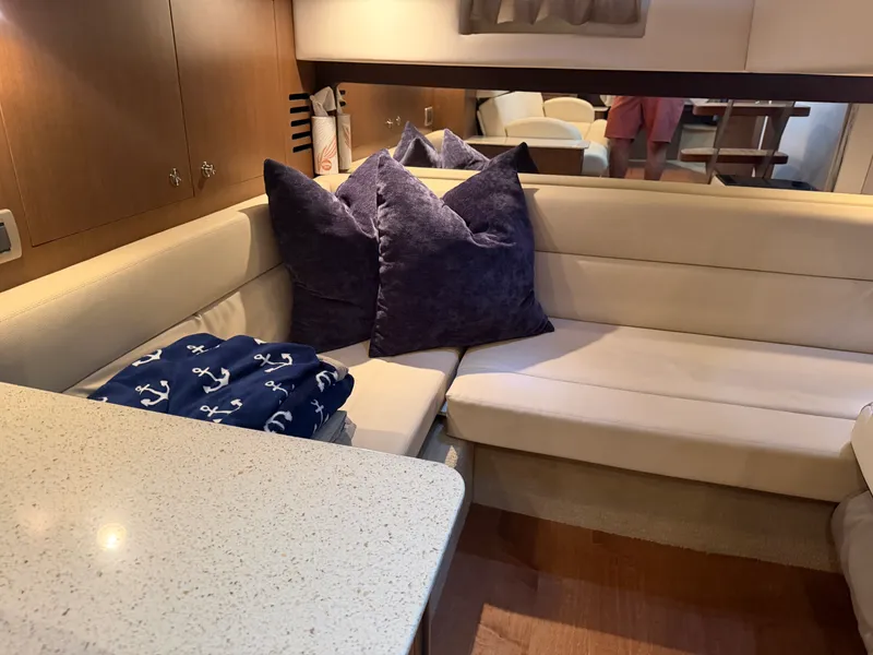Slide: The Image of Sea Ray SUNDANCER 370 2016 - 32