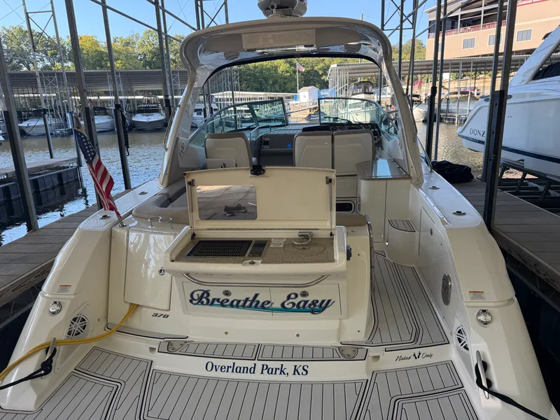 Slide: The Image of Sea Ray SUNDANCER 370 2016 - 9