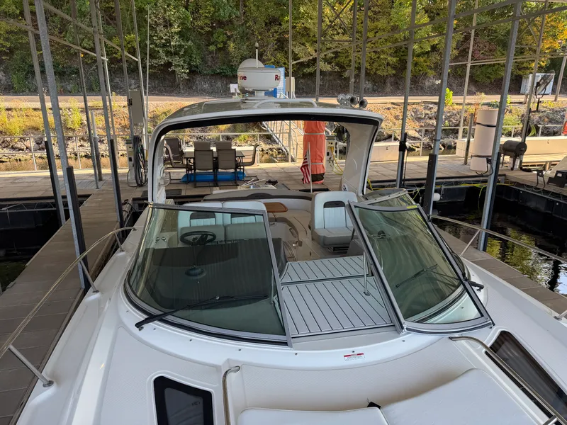 Slide: The Image of Sea Ray SUNDANCER 370 2016 - 37