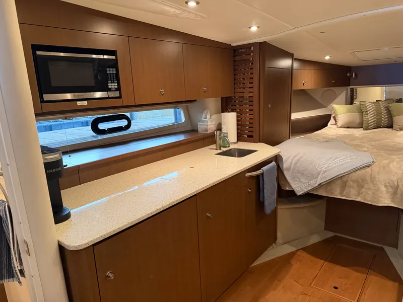 Slide: The Image of Sea Ray SUNDANCER 370 2016 - 26