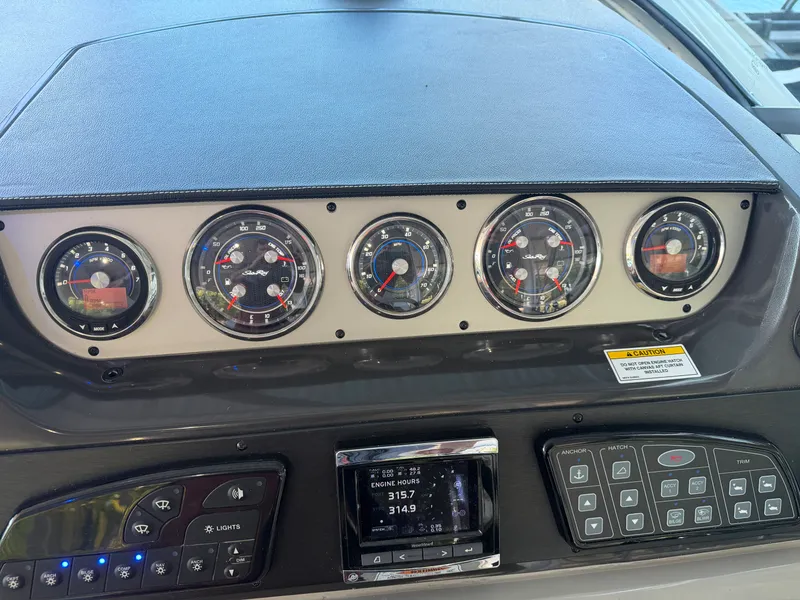 Slide: The Image of Sea Ray SUNDANCER 370 2016 - 20