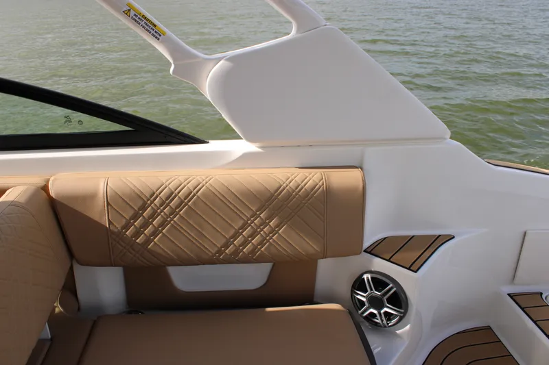 Slide: The Image of Sea Ray SDX 250 Outboard 2027 - 15