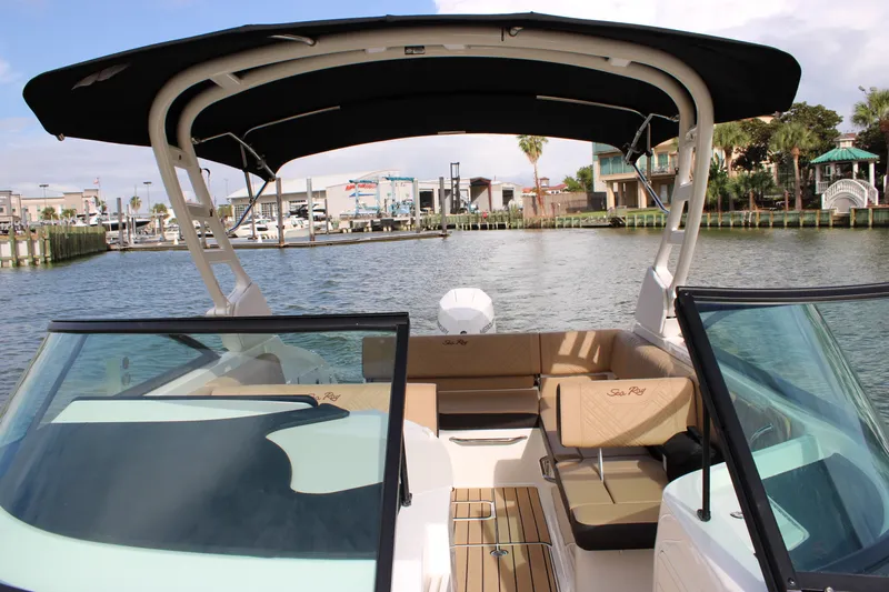Slide: The Image of Sea Ray SDX 250 Outboard 2027 - 13
