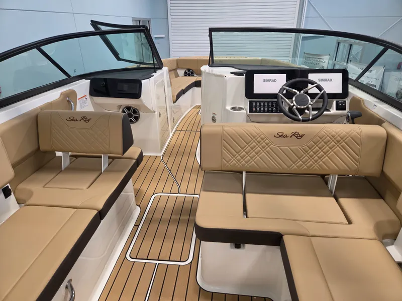 Slide: The Image of Sea Ray SDX 270 Surf 2027 - 16