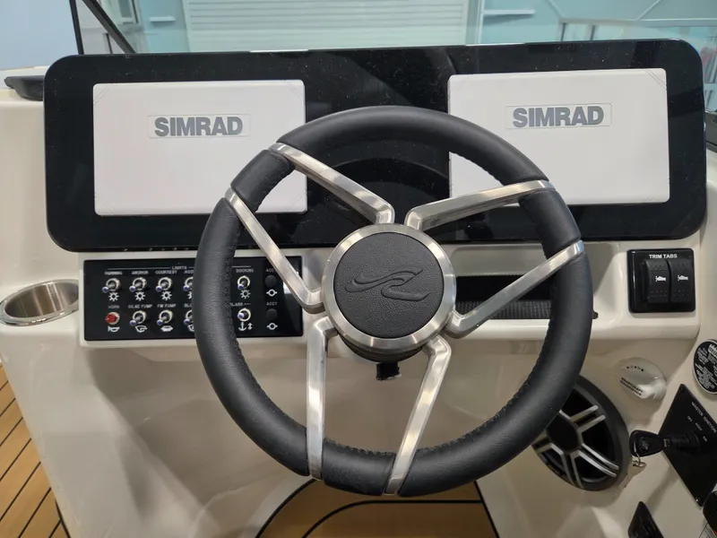 Slide: The Image of Sea Ray SDX 270 Surf 2027 - 14