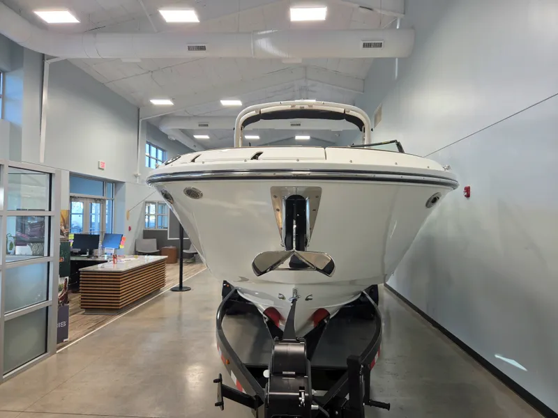 Slide: The Image of Sea Ray SDX 270 Surf 2027 - 4