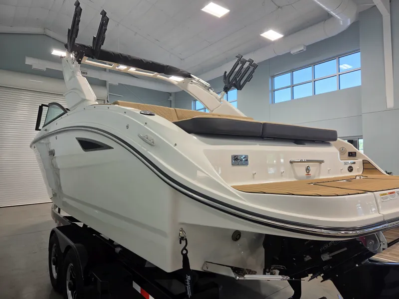 Slide: The Image of Sea Ray SDX 270 Surf 2027 - 32