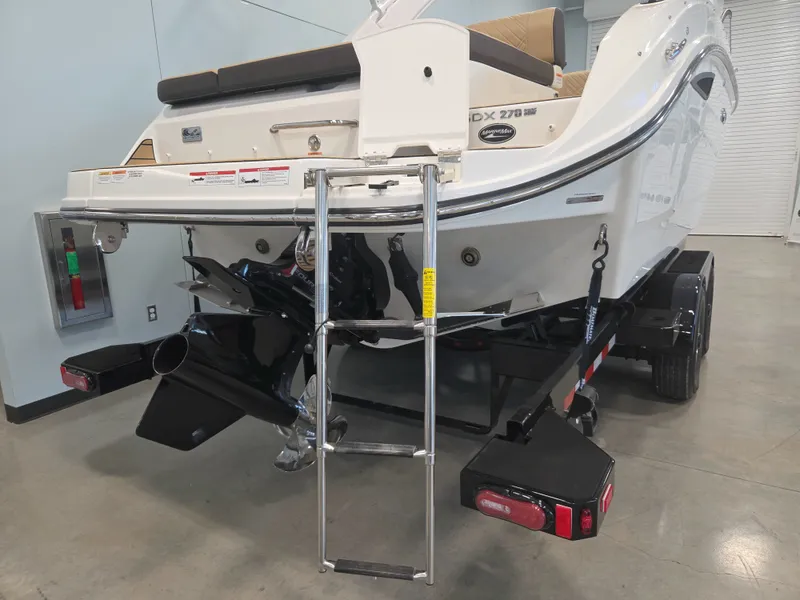 Slide: The Image of Sea Ray SDX 270 Surf 2027 - 7