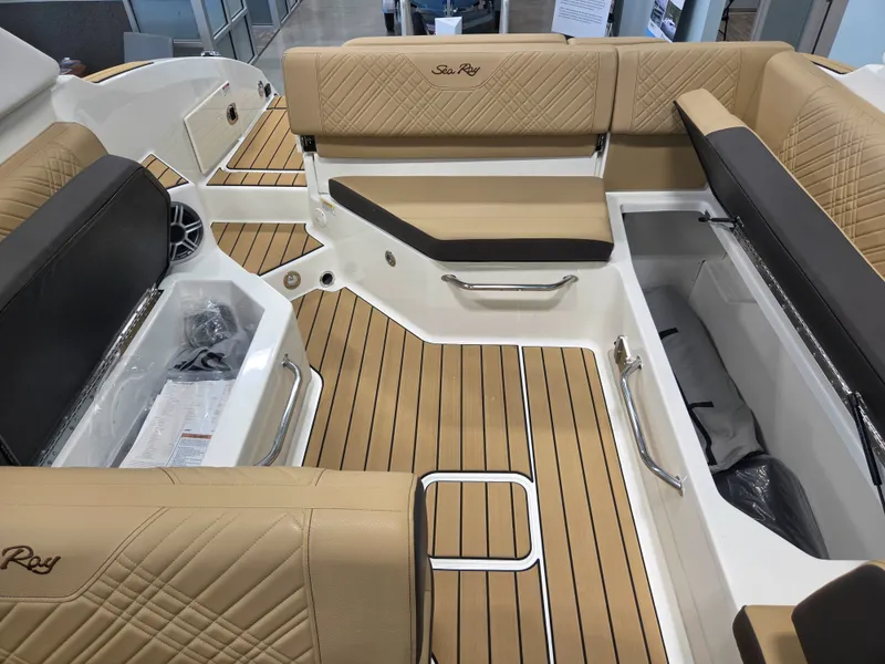 Slide: The Image of Sea Ray SDX 270 Surf 2027 - 31