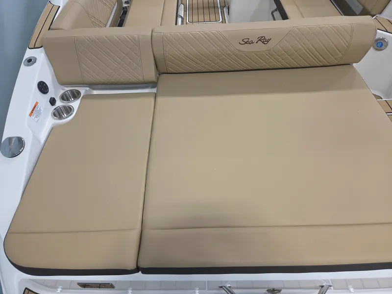 Slide: The Image of Sea Ray SDX 270 Surf 2027 - 9
