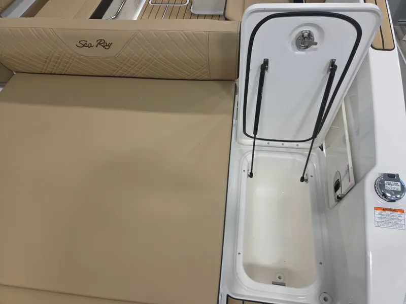 Slide: The Image of Sea Ray SDX 270 Surf 2027 - 36