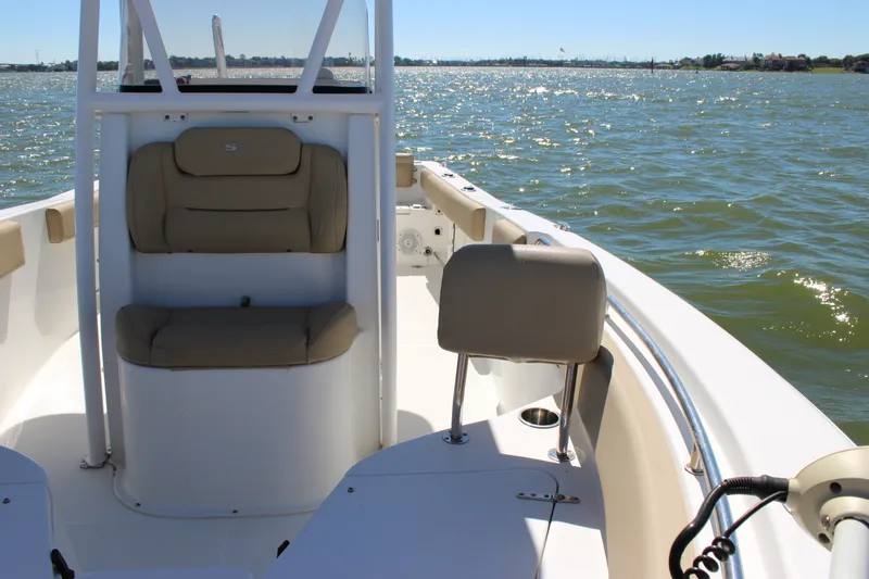 Slide: The Image of Sea Hunt 225 ULTRA 2017 - 18