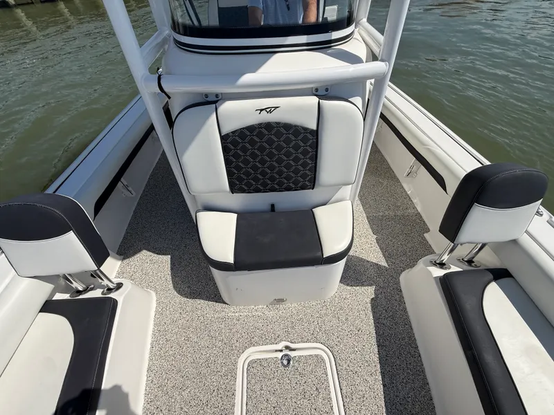 Slide: The Image of Tidewater 2500 CAROLINA BAY 2021 - 38