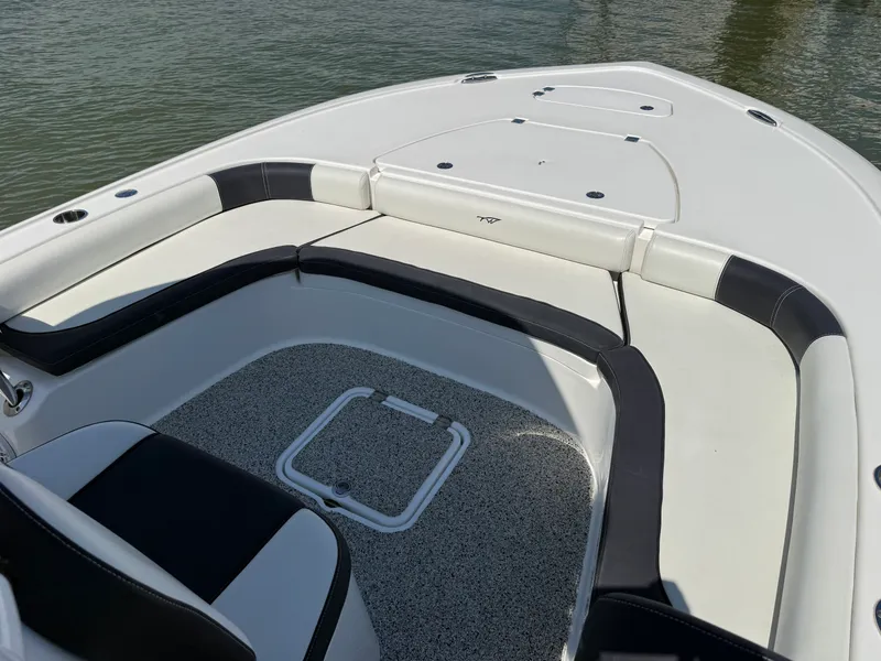 Slide: The Image of Tidewater 2500 CAROLINA BAY 2021 - 35