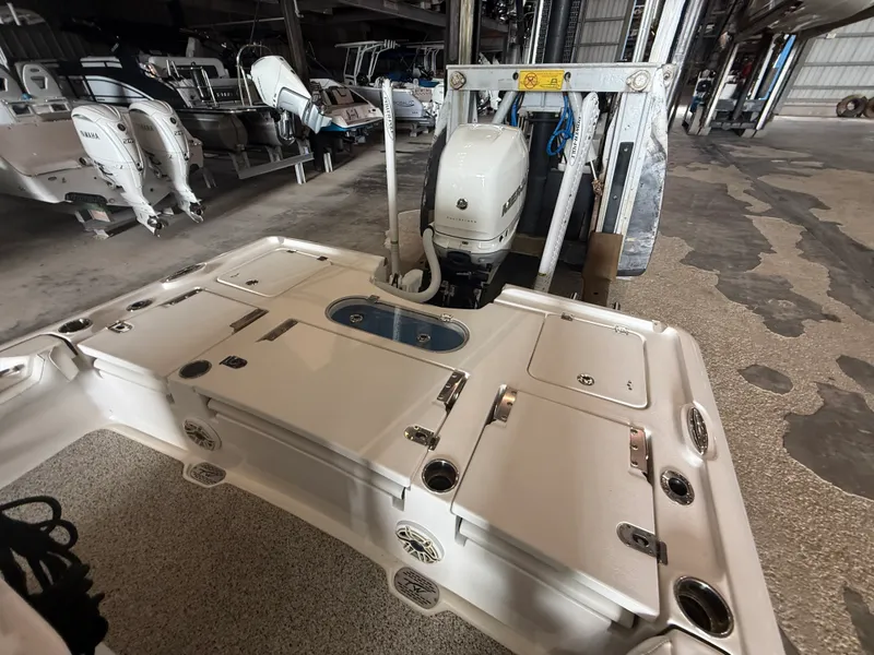 Slide: The Image of Tidewater 2500 CAROLINA BAY 2021 - 25