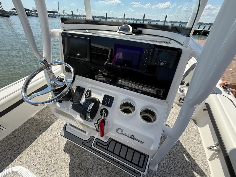 Slide: The Image of Tidewater 2500 CAROLINA BAY 2021 - 40