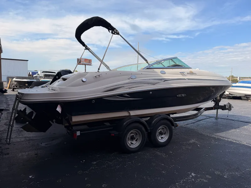 Slide: The Image of Sea Ray 220 SUNDECK 2006 - 3