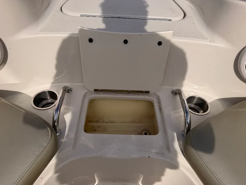Slide: The Image of Sea Ray 220 SUNDECK 2006 - 32