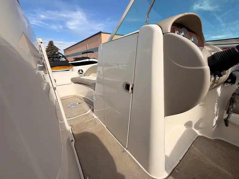 Slide: The Image of Sea Ray 220 SUNDECK 2006 - 36