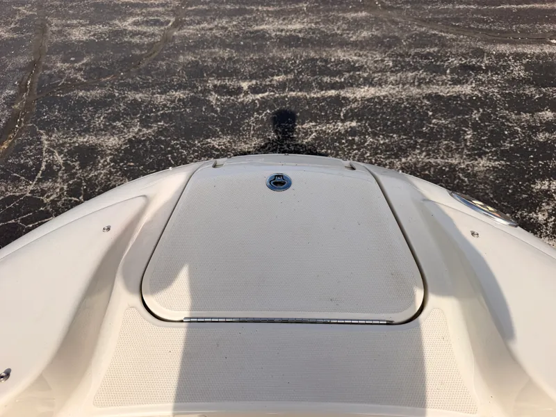 Slide: The Image of Sea Ray 220 SUNDECK 2006 - 33