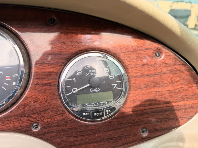 Slide: The Image of Sea Ray 220 SUNDECK 2006 - 20