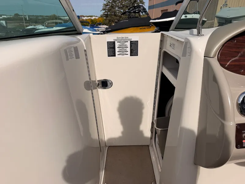 Slide: The Image of Sea Ray 220 SUNDECK 2006 - 39