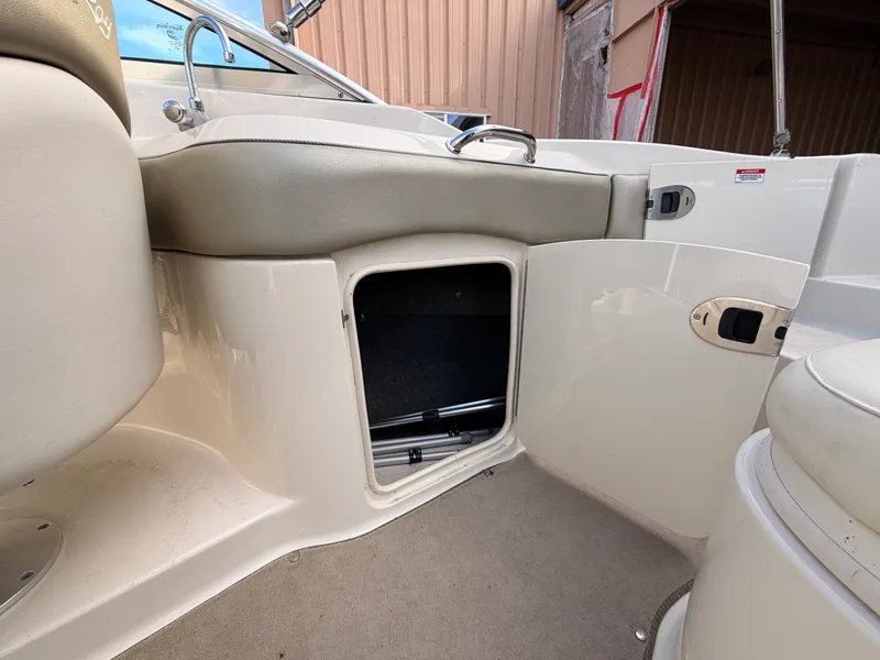 Slide: The Image of Sea Ray 220 SUNDECK 2006 - 11