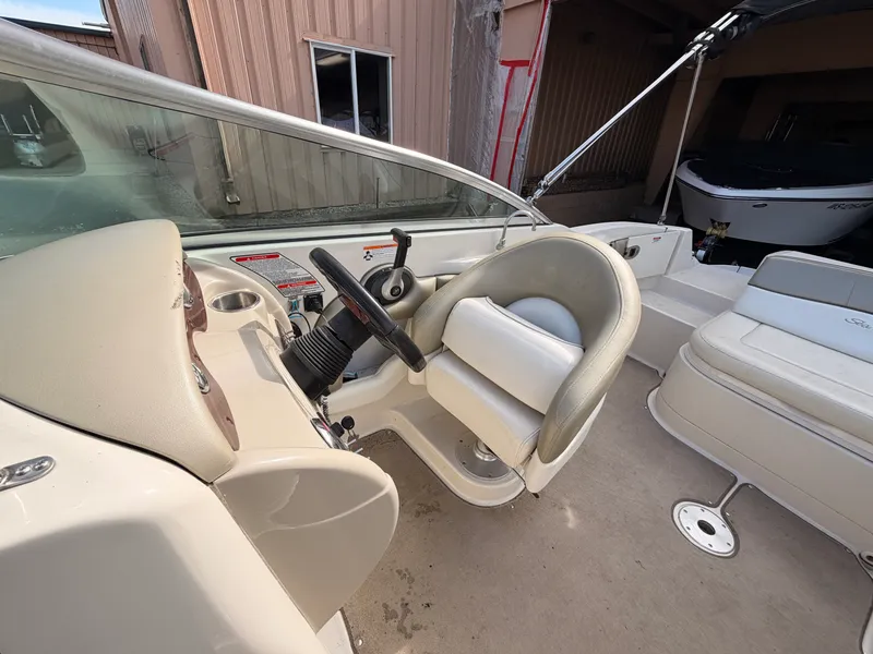 Slide: The Image of Sea Ray 220 SUNDECK 2006 - 15