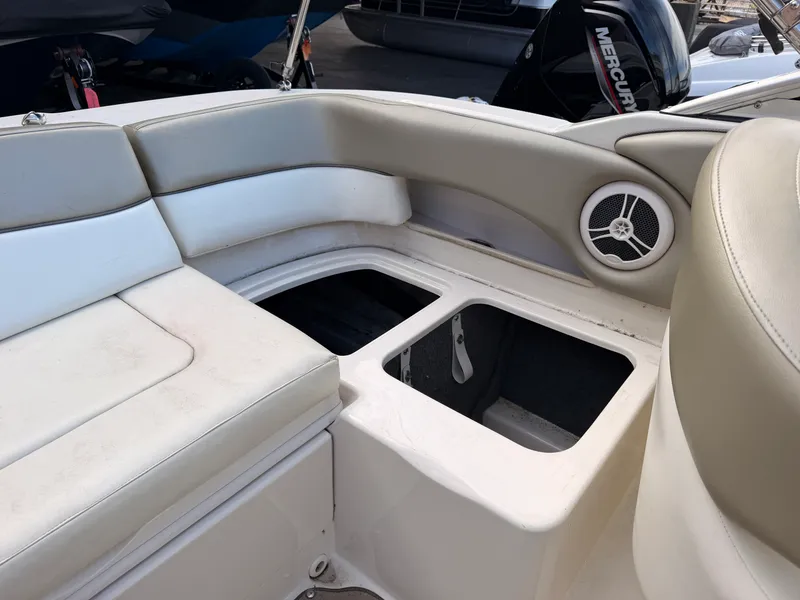 Slide: The Image of Sea Ray 220 SUNDECK 2006 - 14