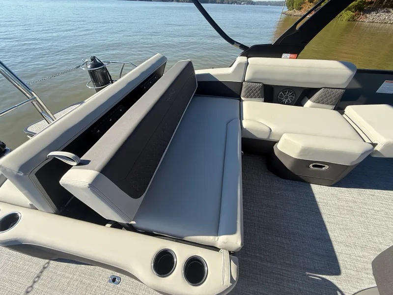 Slide: The Image of Harris Sunliner 250 2027 - 23