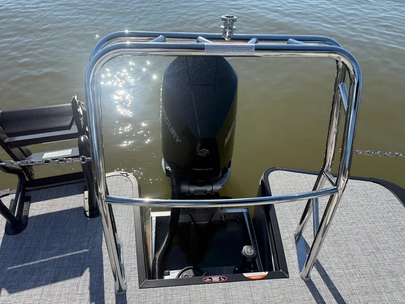 Slide: The Image of Harris Sunliner 250 2027 - 16