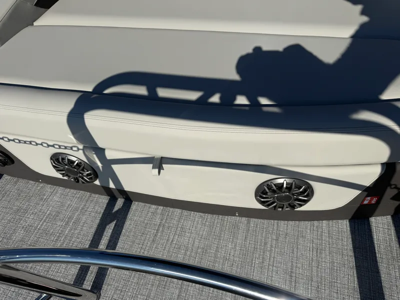 Slide: The Image of Harris Sunliner 250 2027 - 18