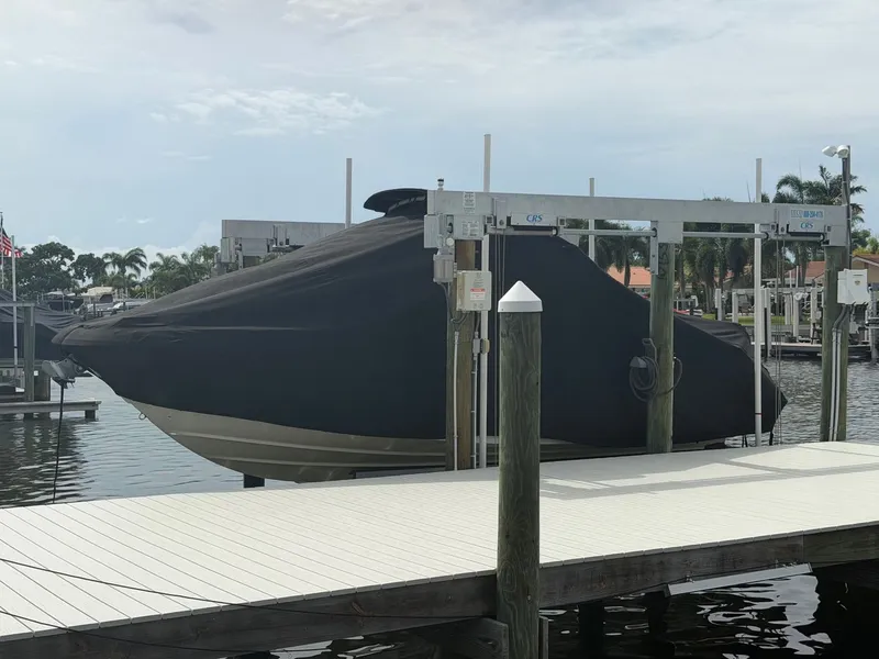Slide: The Image of Boston Whaler 230 VANTAGE 2015 - 2