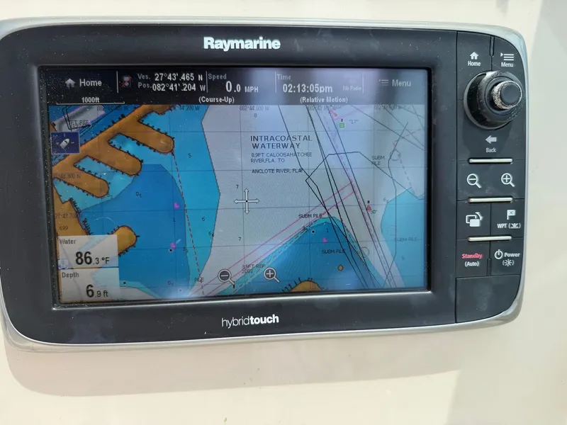 Slide: The Image of Boston Whaler 230 VANTAGE 2015 - 11