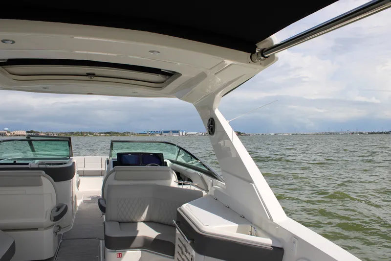 Slide: The Image of Sea Ray SLX 310 Outboard 2027 - 9