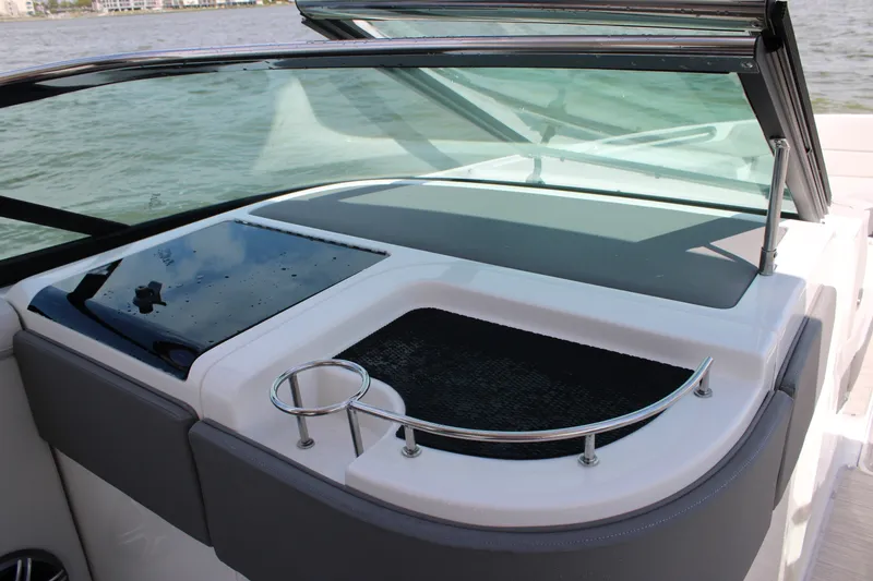 Slide: The Image of Sea Ray SLX 310 Outboard 2027 - 32