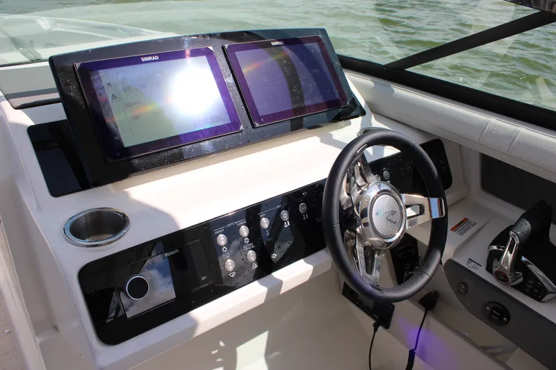 Slide: The Image of Sea Ray SLX 310 Outboard 2027 - 34