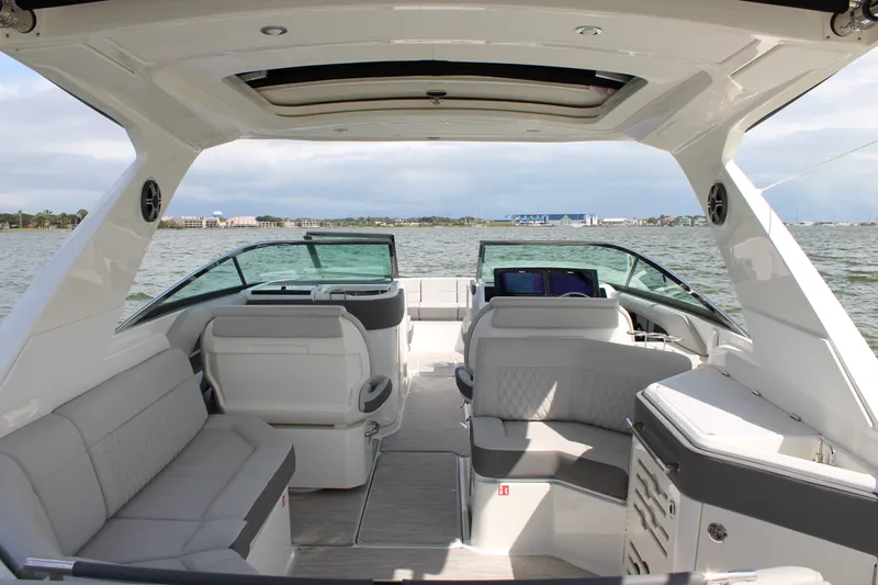 Slide: The Image of Sea Ray SLX 310 Outboard 2027 - 11