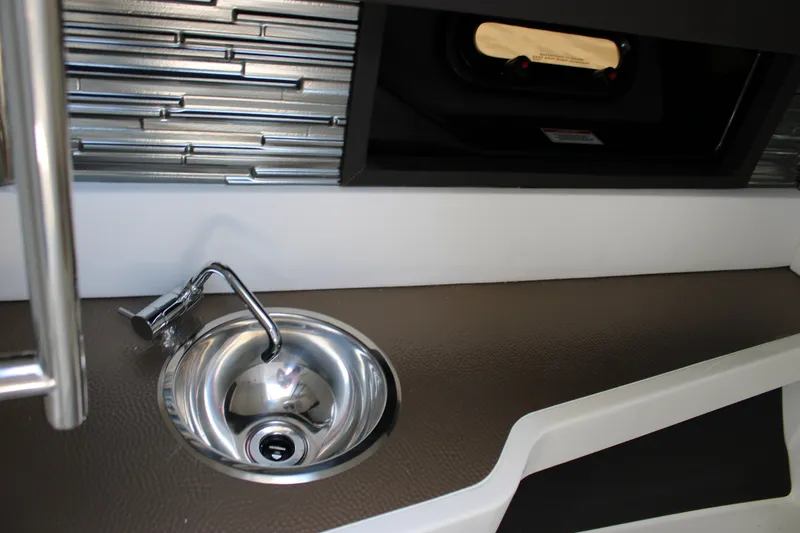 Slide: The Image of Sea Ray SLX 310 Outboard 2027 - 29