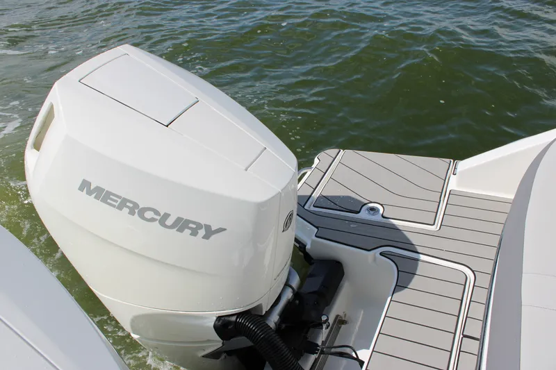 Slide: The Image of Sea Ray SLX 310 Outboard 2027 - 15