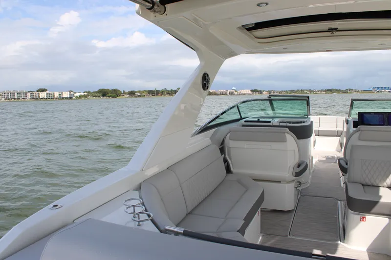 Slide: The Image of Sea Ray SLX 310 Outboard 2027 - 10