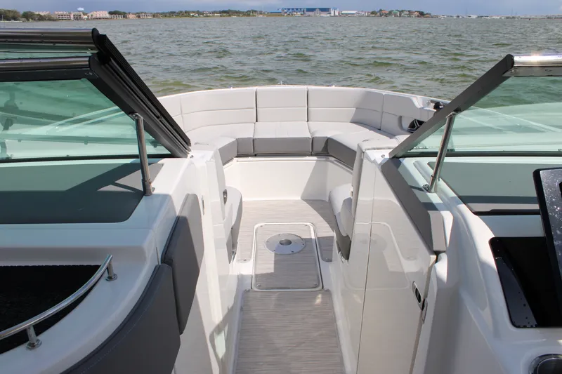 Slide: The Image of Sea Ray SLX 310 Outboard 2027 - 31