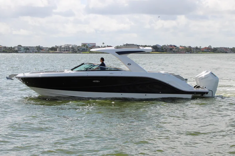 The Image of Sea Ray SLX 310 Outboard 2027 - 0