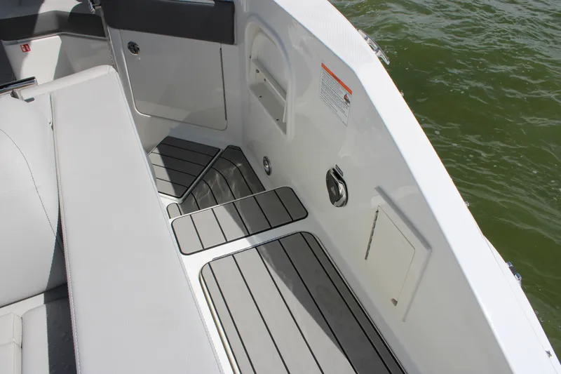 Slide: The Image of Sea Ray SLX 310 Outboard 2027 - 14