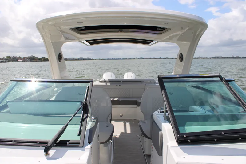 Slide: The Image of Sea Ray SLX 310 Outboard 2027 - 13