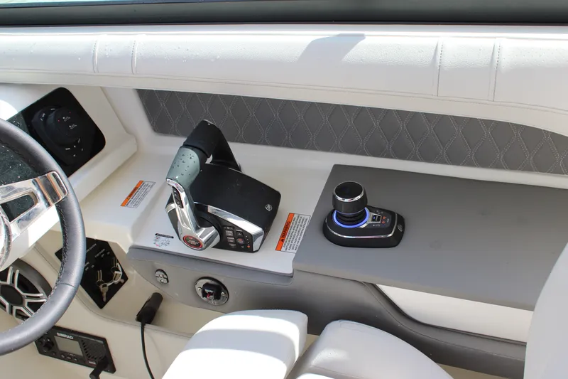 Slide: The Image of Sea Ray SLX 310 Outboard 2027 - 25