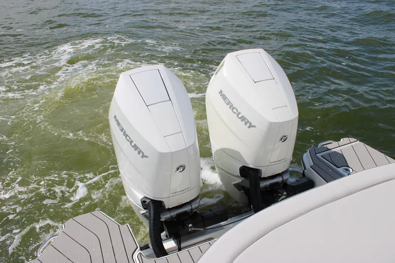 Slide: The Image of Sea Ray SLX 310 Outboard 2027 - 17