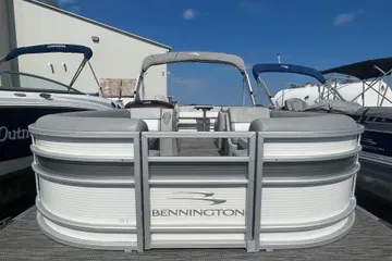 Slide: The Image of Bennington 23L 2021 - 8