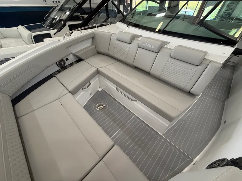 Slide: The Image of Cruisers 38 GLS 2027 - 30